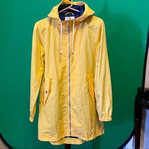 Women’s Sm Otterline hooded,zipup,thigh length rain coat w/snapPockets